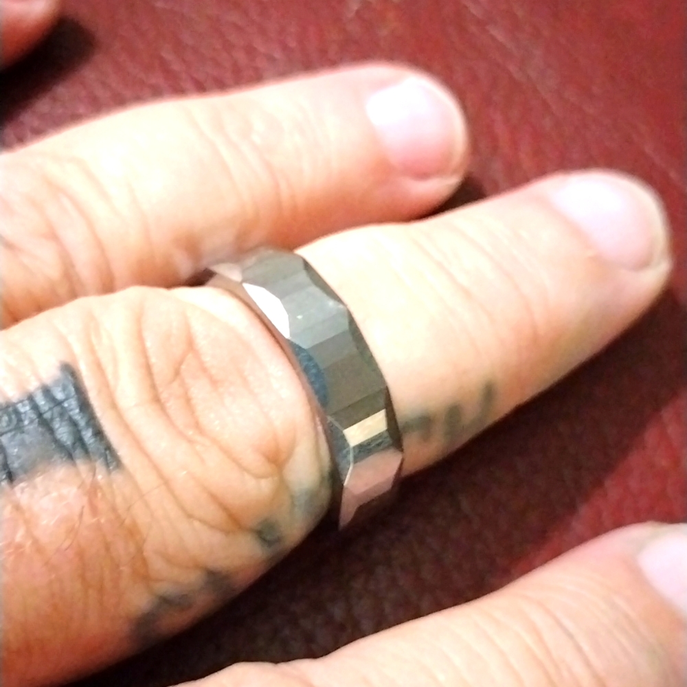 Mens tungsten band